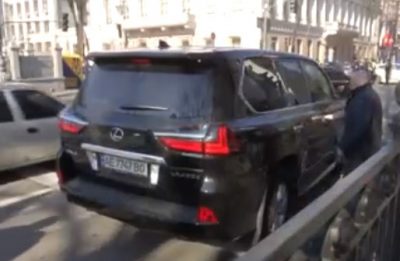 От Mercedes до Jaguar. Журналисты рассказали об элитном автопарке народных депутатов