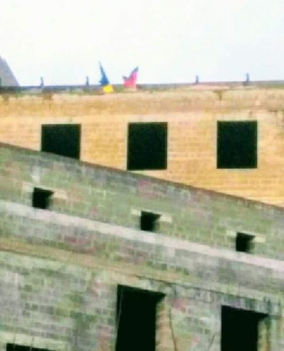 В центре Донецка под носом у "МГБ ДНР" вывесили флаг Украины и УПА, фото