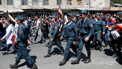 Правящая партия Армении отреагировала на протесты граждан Правящая партия Армении отреагировала на протесты граждан