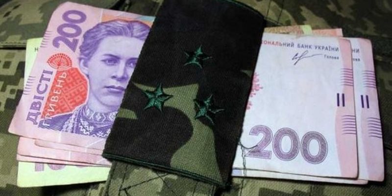В Україні збільшили виплати військовим: хто отримає, а хто ні