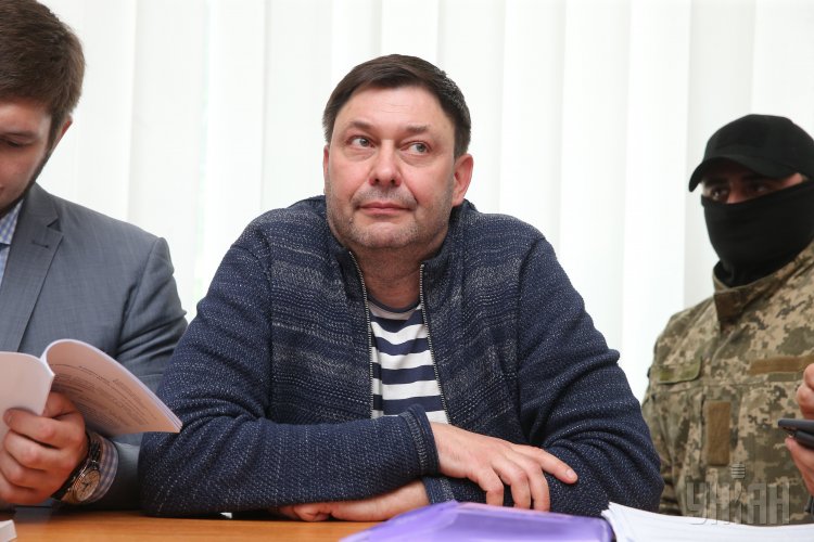Кирилл Вышинский пожаловался на сильные боли в области сердца