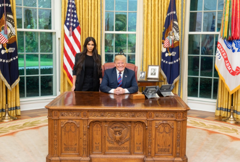 Дональд Трамп в Белом доме встретился с Ким Кардашьян-Уэст