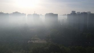 В Подольском районе Киева густой смог окутал несколько жилых массивов В Подольском районе Киева густой смог окутал несколько жилых массивов