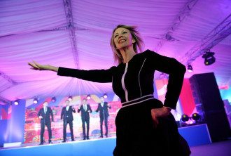 Захарова подчеркнула, что многих интересует, проведет ли она отпуск в России