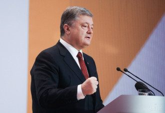 Эксперт считает, что война на Донбассе выгодна Петру Порошенко