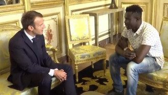 человек паук франция спас ребенка