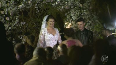 Молодоженам не помещало соединить сердца даже крушение вертолета