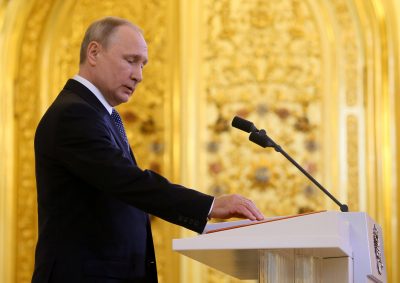 Владимир Путин берет на себя роль шута при власти, которую раньше выполнял Владимир Жириновский, считает Константин Боровой Владимир Путин берет на себя роль шута при власти, которую раньше выполнял Владимир Жириновский, считает Константин Боровой
