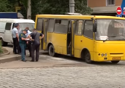В Донецке в маршрутке во время движения произошел взрыв В Донецке в маршрутке во время движения произошел взрыв