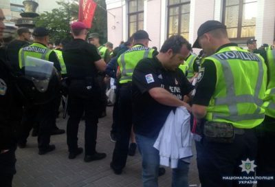 Полиция задержала 18 фанатов-дебоширов Полиция задержала 18 фанатов-дебоширов