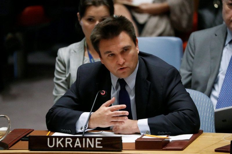 После решения Трампа по Голанским высотам Украина попыталась сесть на два стула