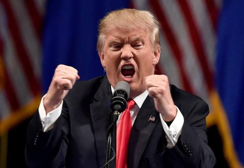 Трамп публично обозвал иммигрантов "животными": Белому дому пришлось извиняться