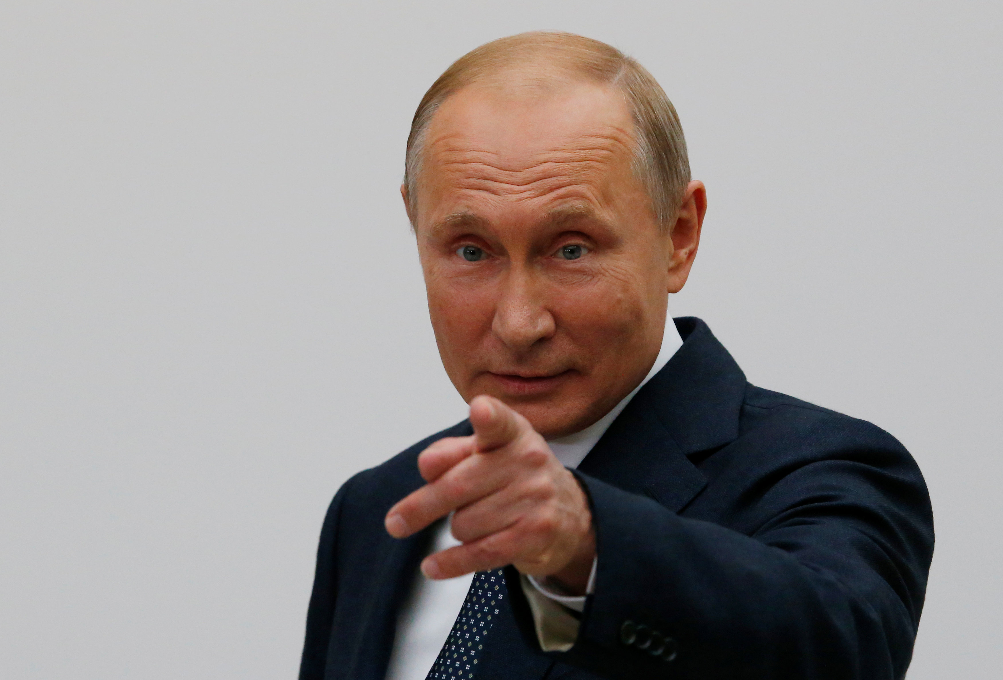 Владимир Путин ненавидит Олега Сенцова, поскольку не смог его сломать, полагает писатель Владимир Путин ненавидит Олега Сенцова, поскольку не смог его сломать, полагает писатель