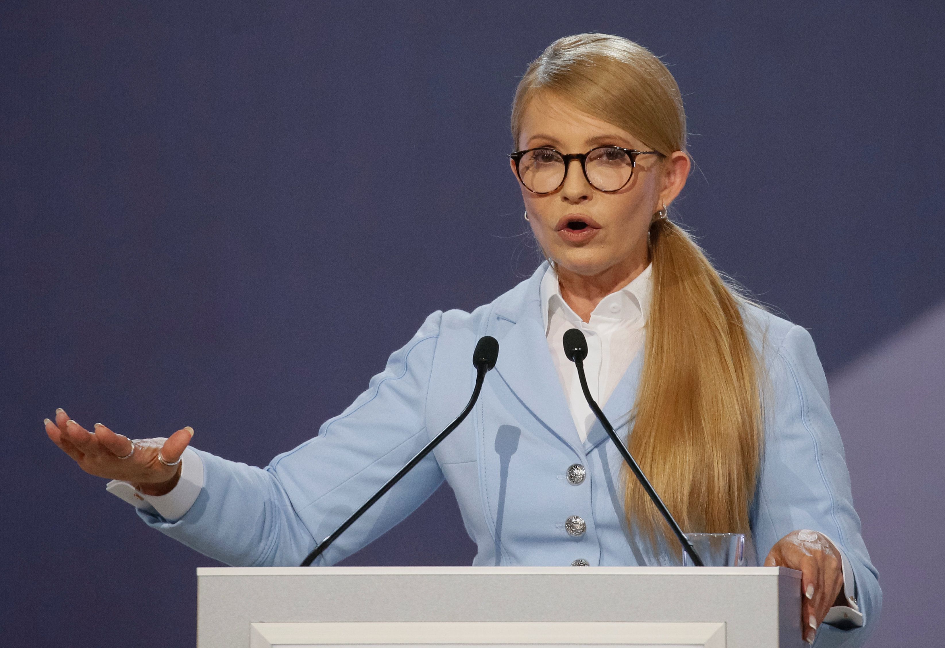 Юлия Тимошенко забыла обновить маникюр