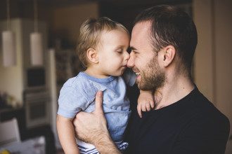Евгений Комаровский предупредил, что ссоры родителей негативно влияют на здоровье детей Евгений Комаровский предупредил, что ссоры родителей негативно влияют на здоровье детей