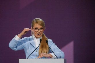 Юлия Тимошенко забыла обновить маникюр