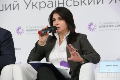 Девушкам в Украине разрешили поступать в военные лицеи