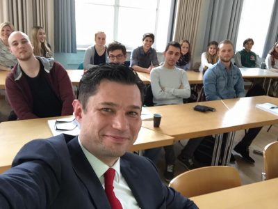 "Сколько я себя помню, у нас плач и срач": дипломат назвал главную беду Украины