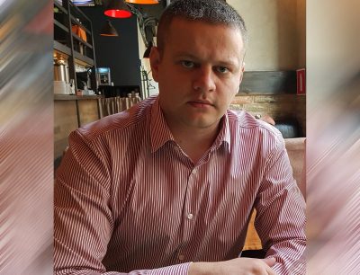 "Нас обманывают": потерявший семью в Кемерово Востриков уехал в США