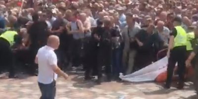 В Сети опубликовали видео прорыва "афганцами" и шахтерами кордона полиции под Радой