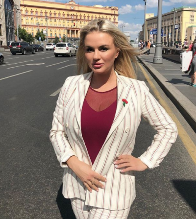 "Естественная красота". Анна Семенович поделилась снимком без макияжа