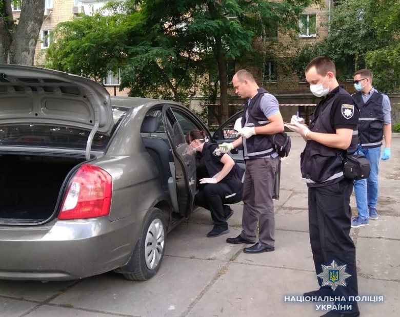 СМИ: В Киеве средь бела застрелили полицейского