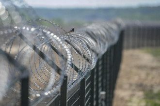 Украина резко ответила России после заявлений о прекращении строительства Стены на границе