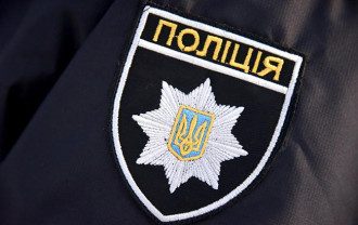 Полицейские сообщили, что на Прикарпатье директор школы обматерил правоохранителей, а физрук — ударил одного из них