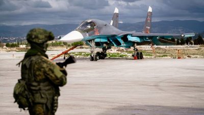 Российскую авиабазу Хмеймим в Сирии атаковала группа беспилотников Российскую авиабазу Хмеймим в Сирии атаковала группа беспилотников