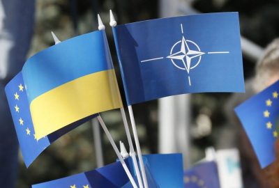 КСУ одобрил изменения в Конституцию относительно курса Украины на вступление в ЕС и НАТО