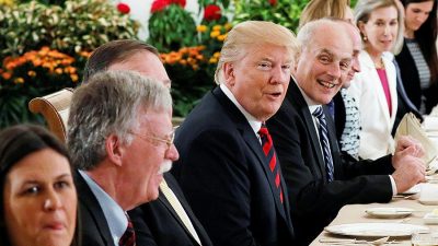 Дональд Трамп по главе с делегацией Дональд Трамп по главе с делегацией