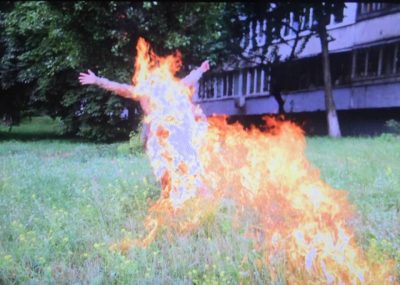 В Киеве участник АТО поджег себя возле здания Минобороны: фото и видео