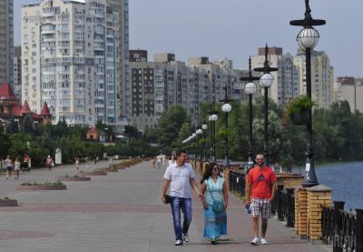 По официальным данным, средняя зарплата превысила девять тысяч гривен По официальным данным, средняя зарплата превысила девять тысяч гривен