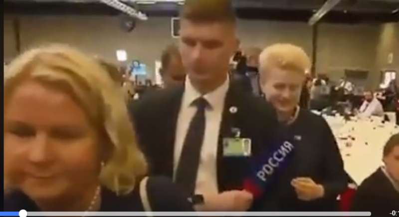 "Виват, Даля!": Сеть в восторге от видео "беседы" президента Литвы с российскими журналистами