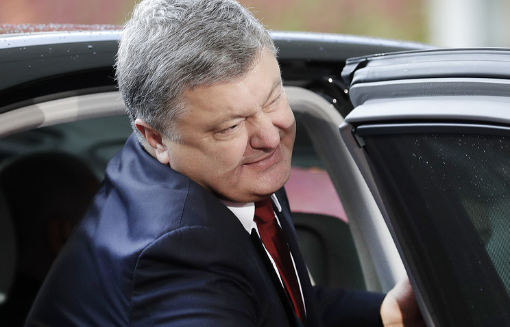 Порошенко сделал сразу три ошибки в первой строчке гимна Украины