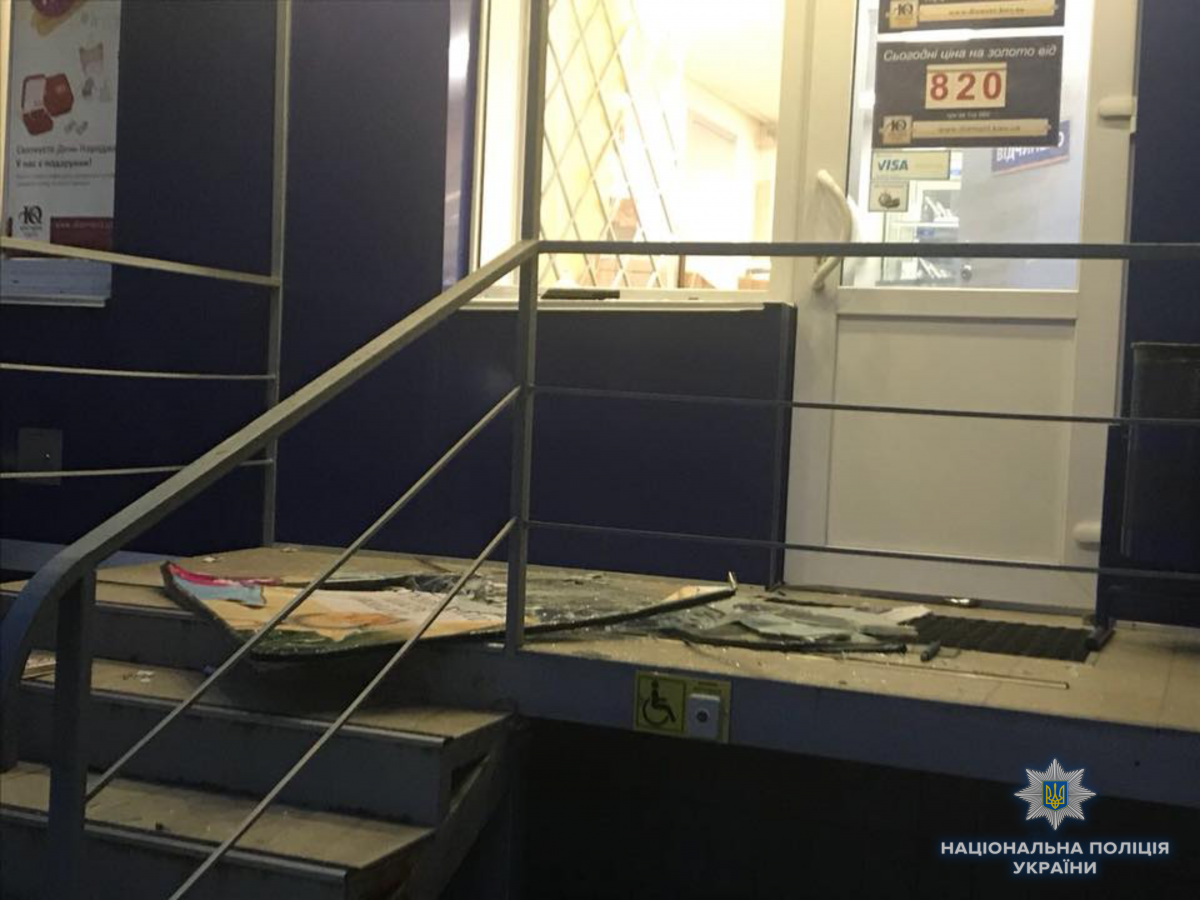 СМИ назвали приметы разбойников, напавших на магазин-ломбард в Киеве