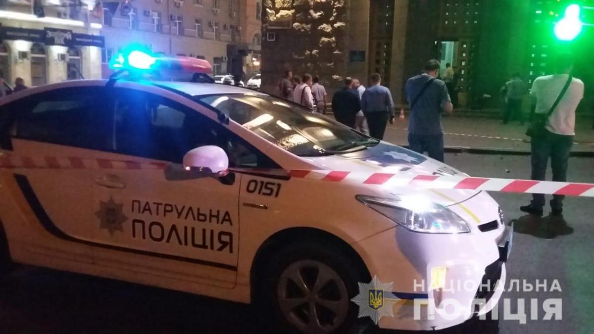 В Харькове у горсовета произошла стрельба, погиб коп