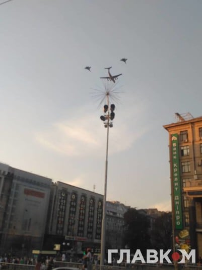Самолеты прошли прямо над Хрещатиком