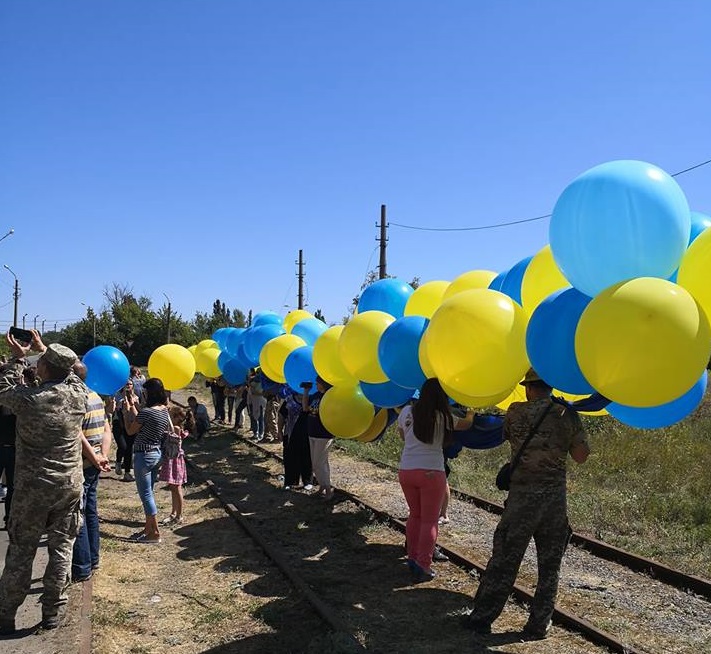 На Донецк! Украинский флаг отправляется в путь