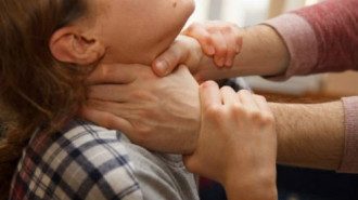 Удушение. Иллюстративное фото Удушение. Иллюстративное фото
