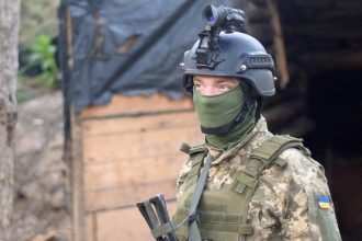 Боец ВСУ в зоне ООС / facebook.com/pressjfo.news