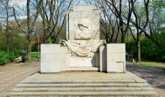 Памятник Благодарности СА в Варшаве Памятник Благодарности СА в Варшаве