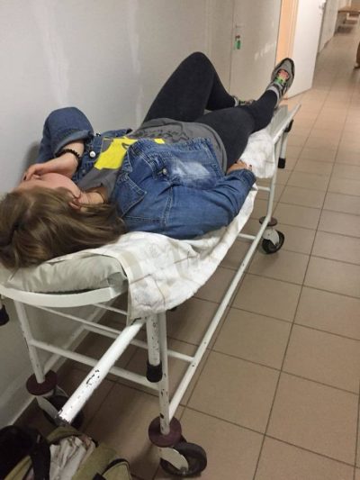 В Днепре подростки зверски избили девочку В Днепре подростки зверски избили девочку