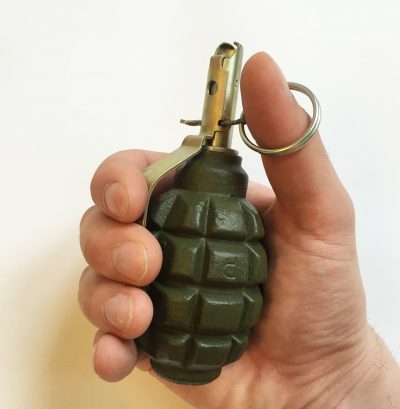 Позже выяснилось, что боеприпас не имел взрывчатого вещества Позже выяснилось, что боеприпас не имел взрывчатого вещества