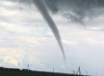 Жуткий смерч на Херсонщине засняли на видео