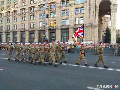 Я видел на улицах моего города чужую бронетехнику. С тех пор не имею ничего против, чтобы ездила своя