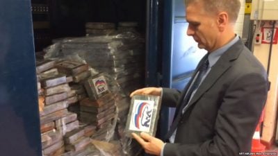 Российское "ЕдРо" не напугано обнаружением партии кокаина со своим логотипом Российское "ЕдРо" не напугано обнаружением партии кокаина со своим логотипом