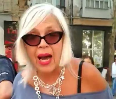 "Героиня" скандала в Николаеве / Скриншот с видео Facebook "Героиня" скандала в Николаеве / Скриншот с видео Facebook