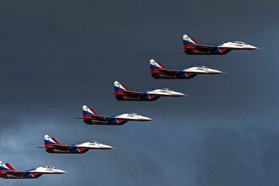 РФ хоче кинути у бій свою авіацію: літаки та вертольоти стягуються до кордонів з Україною - FT РФ хоче кинути у бій свою авіацію: літаки та вертольоти стягуються до кордонів з Україною - FT