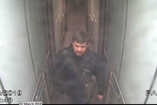 Руслан Боширов в лондонском аэропорту Руслан Боширов в лондонском аэропорту